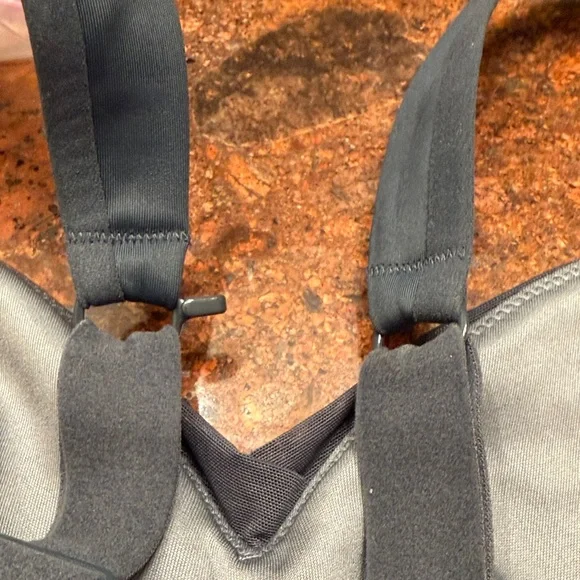 NWOT Elegant Black Sports Bra - Picture 8 of 8